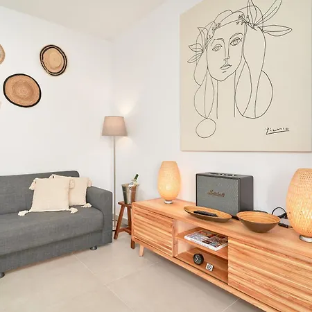 With Seaview In Burriana *